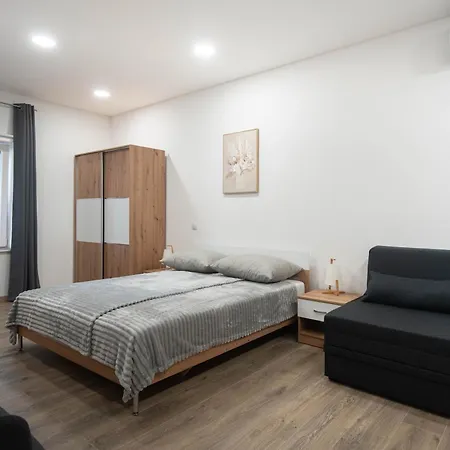 Mala Oaza Daire Kistanje