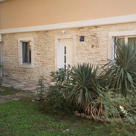 Mala Oaza Apartment *